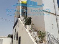 Villa route El Ain km 3 en deux étages