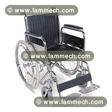  chaise roulante et déambulateur