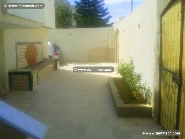 grande Villa sur 3 étages et studio a vendre