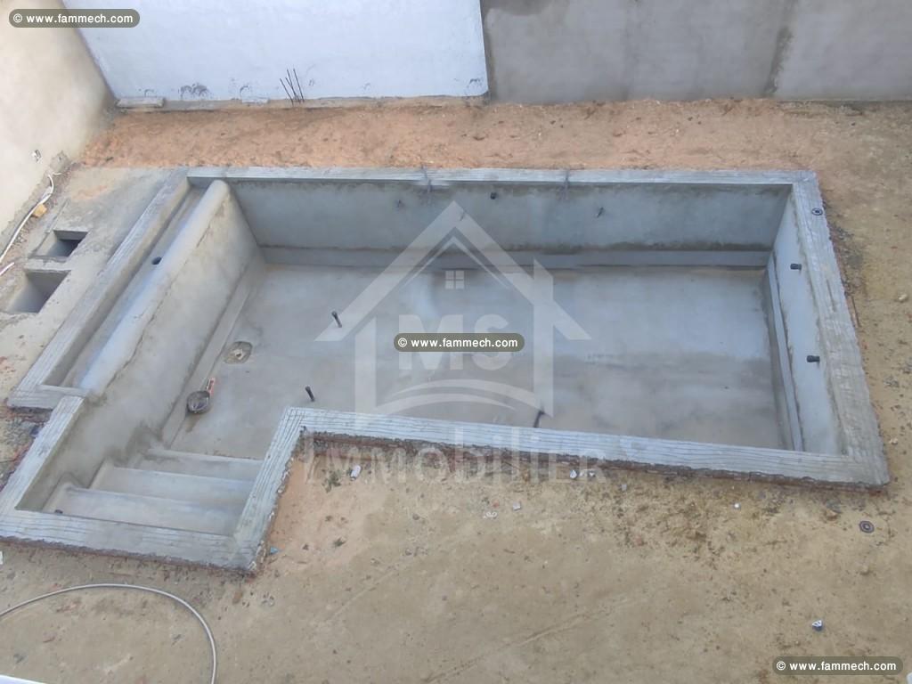  une VILLA S+4 en cours de finition à HAMMAMET 
