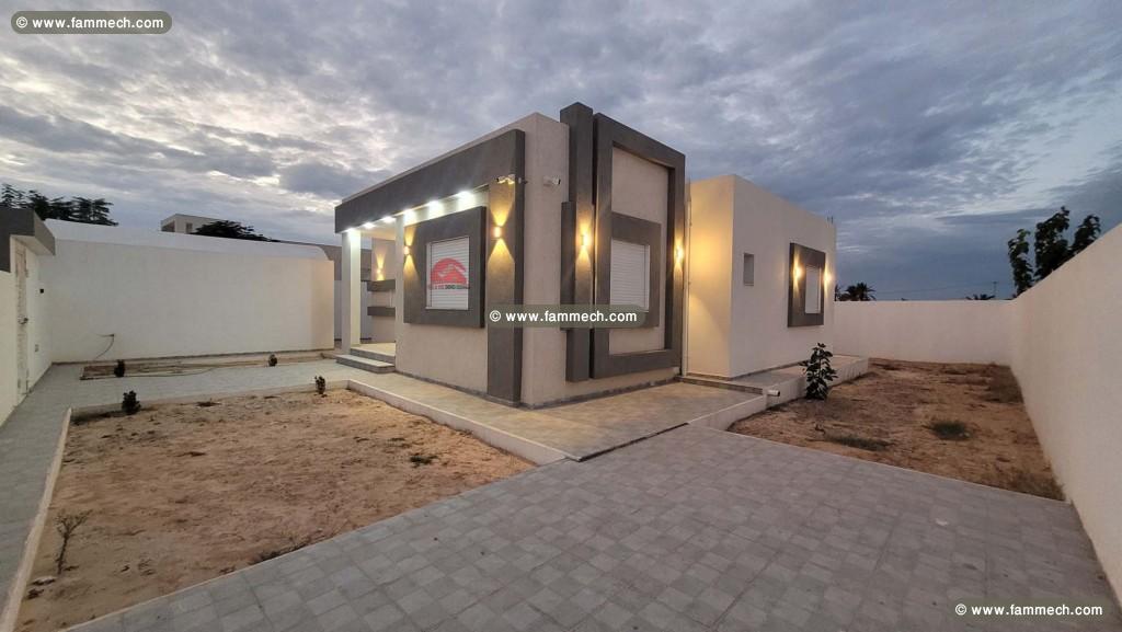  VILLA DE PLAIN PIED À HOUMT SOUK DJERBA-RÉF V692 