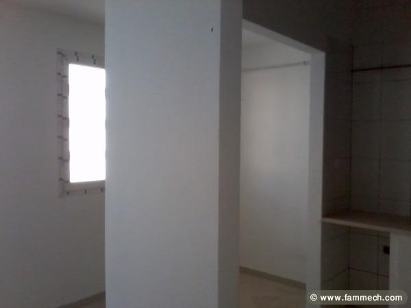 1er étage de villa récemment bâtis 