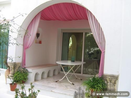 bab saadoun ,à louer une belle villa de 3 niveaux
