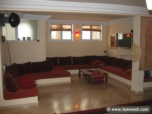 bab saadoun ,à louer une belle villa de 3 niveaux