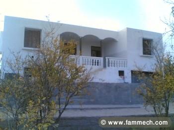 villa 8p, depot100mc et lot de terrain9800