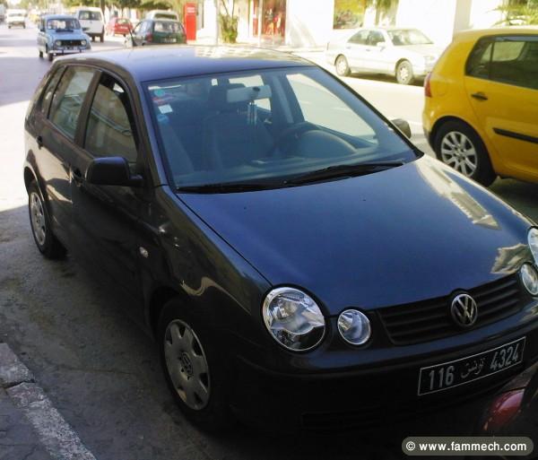 une femme vend sa polo 5 serie 116