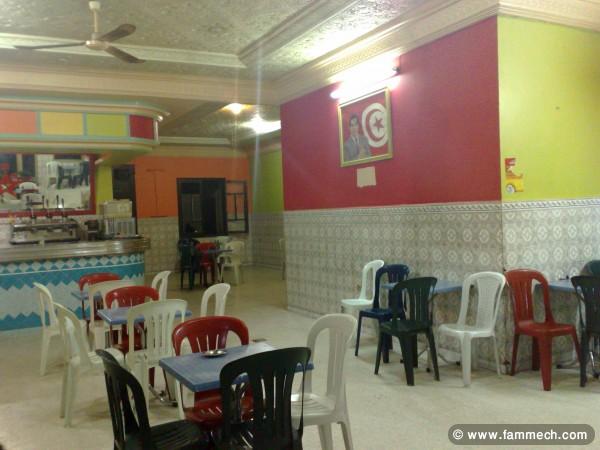 Fond de commerce ( Cafétéria ) + appartements
