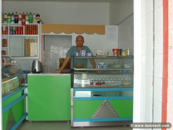 Des materiel de cuisine et de restaurant .
