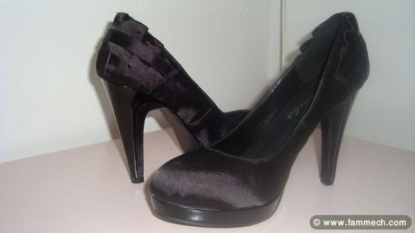 A VENDRE CHAUSSURES EN SATIN NOIR