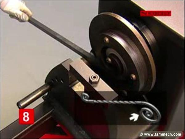 Machine et équipement de forgeage