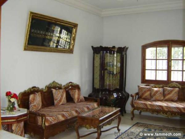 Très belle villa avec 3 appartements à El Mourouj 