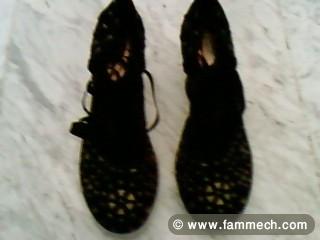 A vendre: 2 paires de chaussures à talons compensé