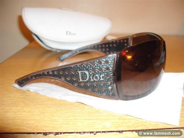 a vendre lunettes de soleil pour femmes de marque.