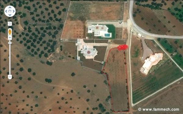 a vendre 4 lots de terrain