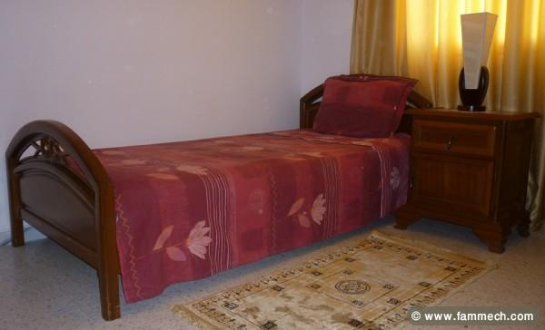 une chambre à coucher en bois acajou sapelli