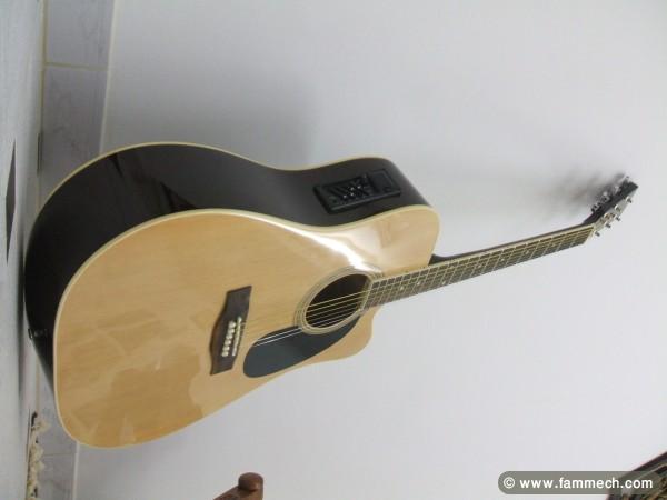 Guitare electro-acoustique avec ampli
