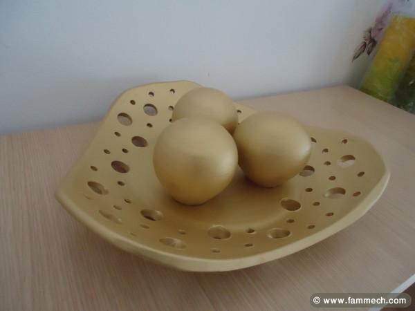 assiette décorative avec 3 boulles