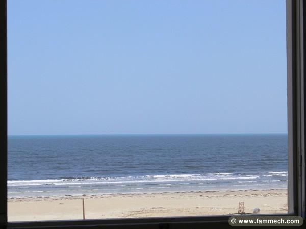 Appartement bord de mer sur la plage de gabes