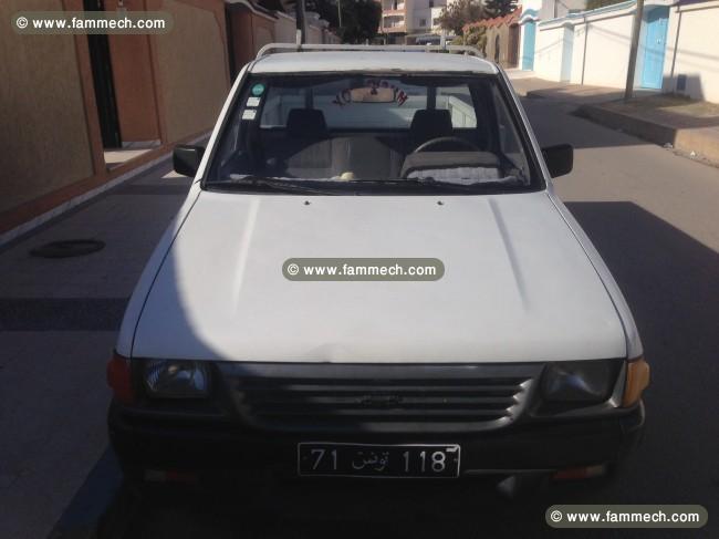 Camionnette Isuzu en bonne état 