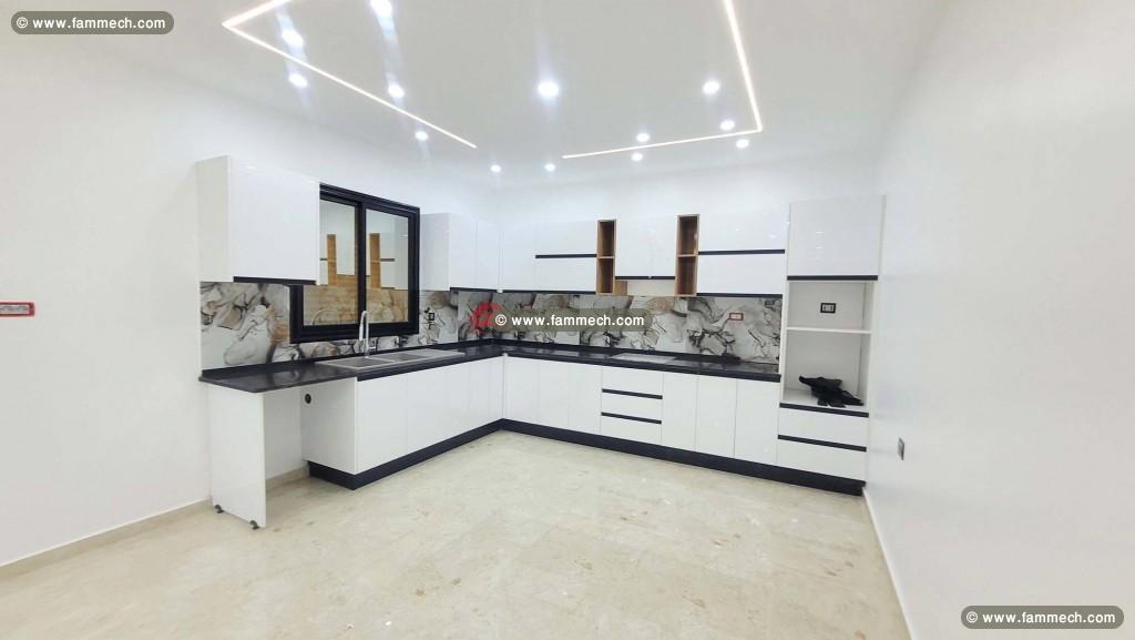  VILLA AVEC PISCINE À SIDI JMOUR DJERBA - RÉF V682