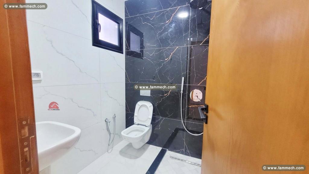  VILLA AVEC PISCINE À SIDI JMOUR DJERBA - RÉF V682