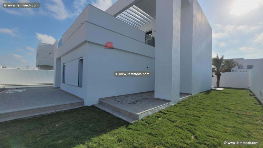 VILLA NEUVE ZONE TOURISTIQUE DJERBA-RÉF V640