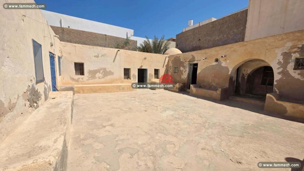 HOUCH DJERBIEN À HOUMT SOUK DJERBA ZU - RRÉF H721