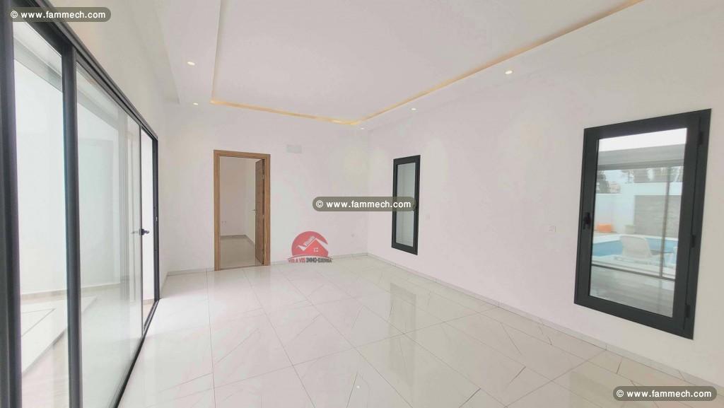  VILLA AVEC PISCINE À MEZRAYA DJERBA - RÉF V620