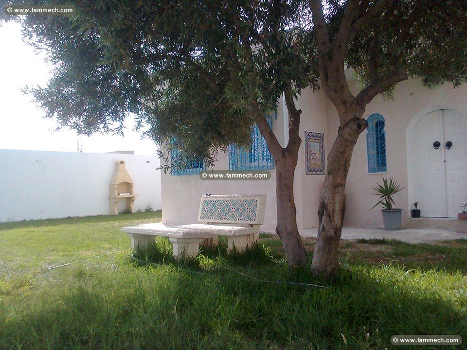 A louer belle villa s+2 à cité bhar  lazreg Marsa