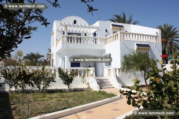 A SAISIR SUPERBE VILLA VUE MER EL OGLA ZARZIS 