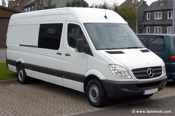 A Vendre Camion mercedes Sprinter 209 CDI age 4ans