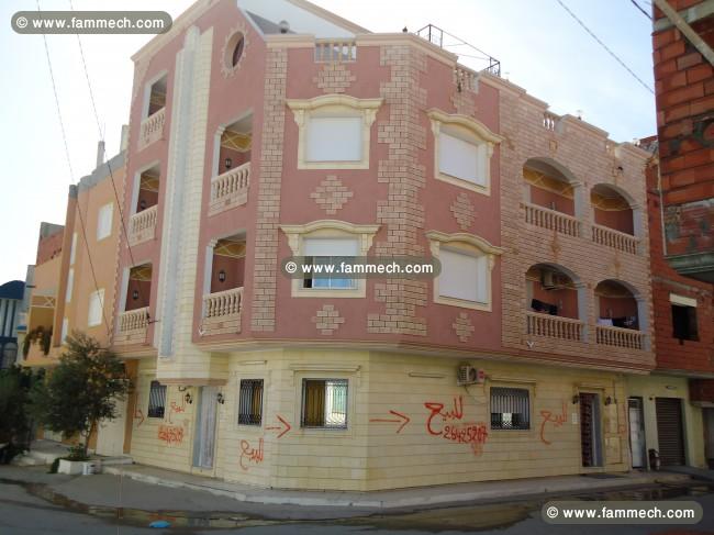 A vendre immeuble a bouhjar centre ville