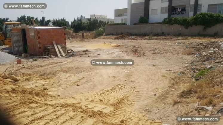 A vendre lot de terrain viabilisé à la Soukra chot