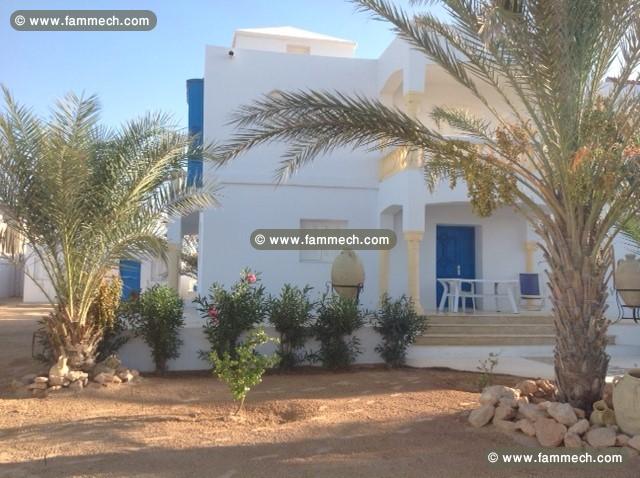 a vendre TUNISIE  HASSI JERBI - VILLA 240M2