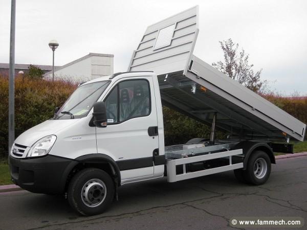 A vendre une très belle Iveco Daily 70C17  3 benes