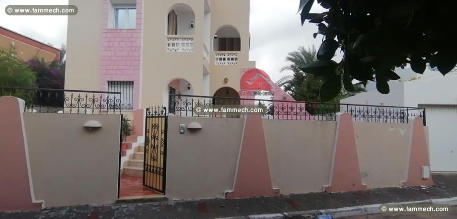A VENDRE UNE VILLA AVEC PISCINE A LA ZONE TOURISTI