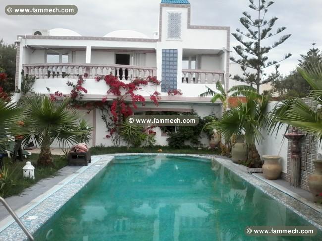 A vendre villa de 270 m² situé zone Miramar Hammam