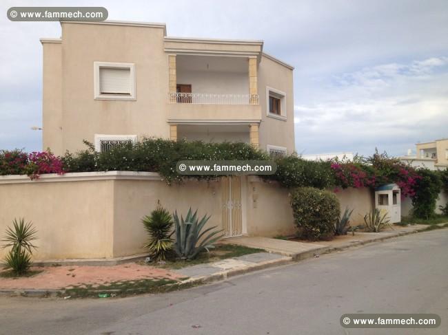Aouina - Rez de chausse villa haut standing s+3