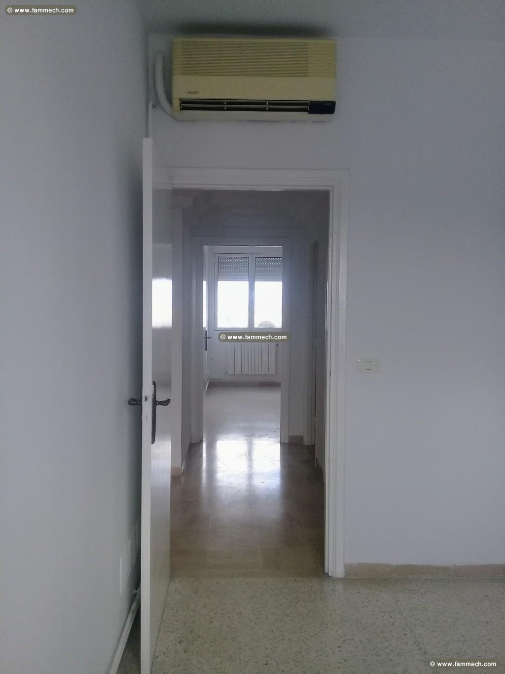 Appartement 3 pièces pour bureaux. Alain Savary