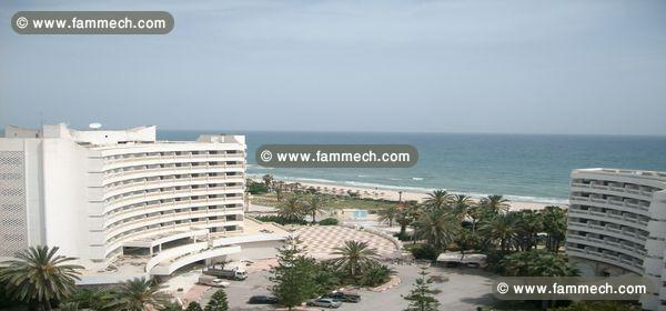 appartement en top d'un immeuble à la corniche 