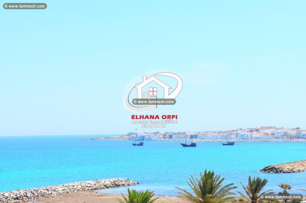 appartement s+2 pied dans l'eau corniche