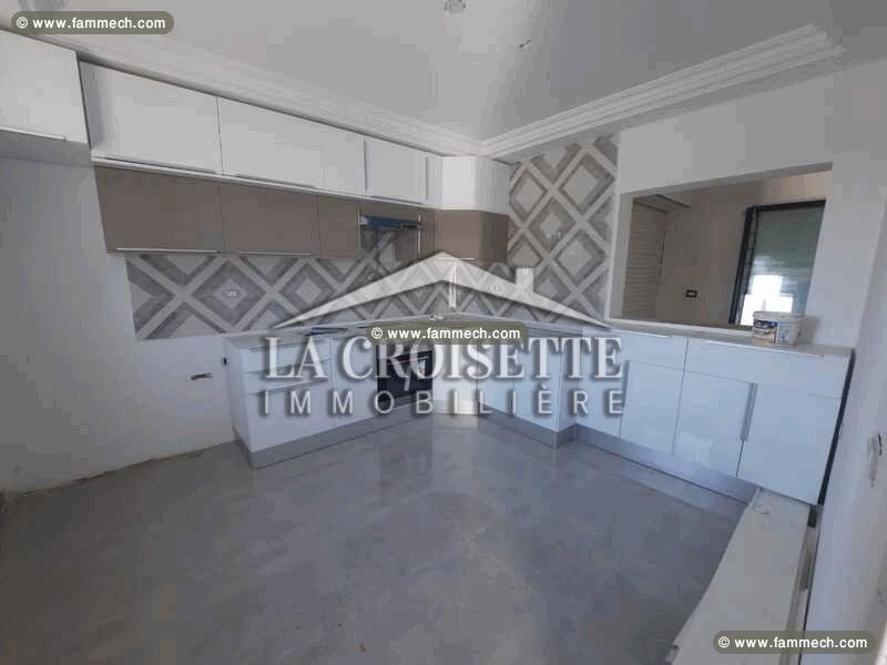 Appartement S+4 avec jardin et piscine à La Soukra
