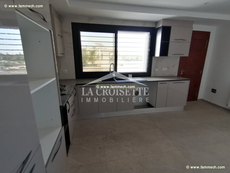Appartement S+4 avec terrasse à La Soukra  ZAL0574