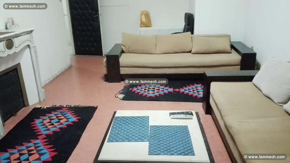 Appt tres propre meuble place barcelone
