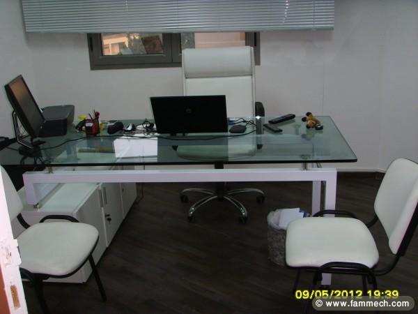 av meuble  bureau moderne en blanc 