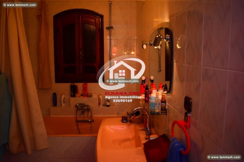 Avendre villa avec piscine sur un terrain de1021m²