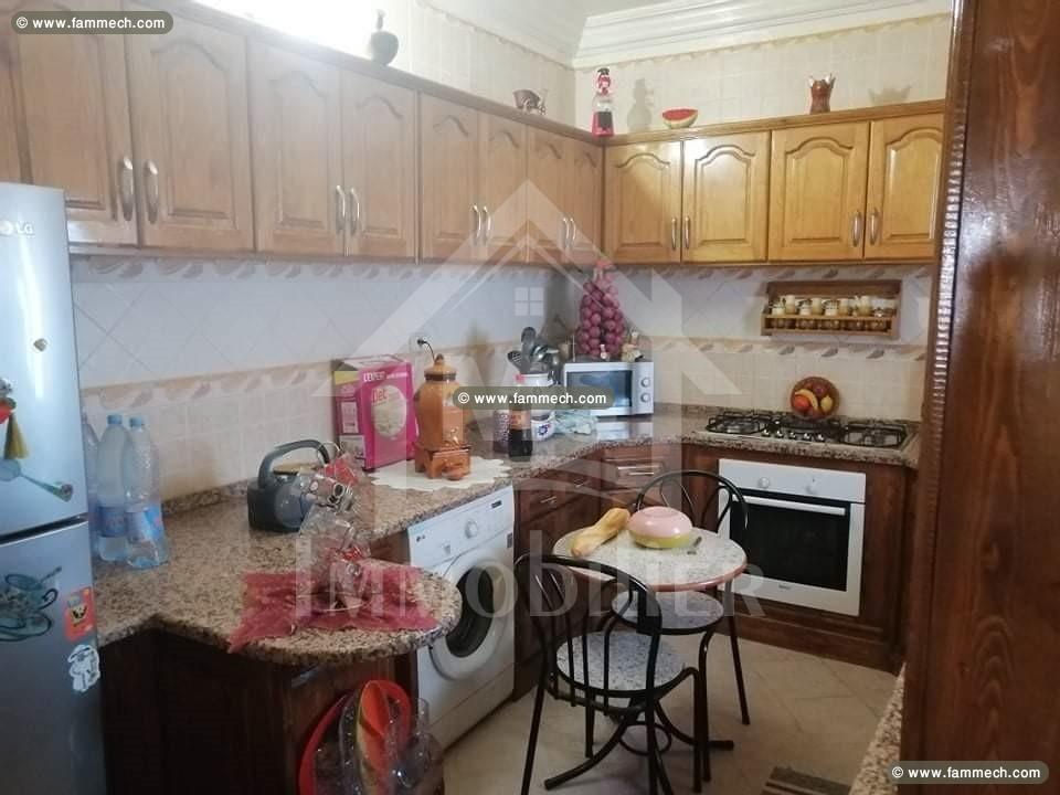 Bel étage de villa S+3 à vendre à Hammamet 