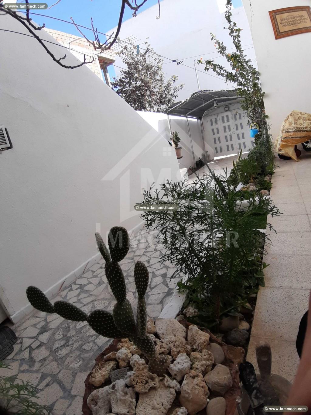 Belle maison avec garage à vendre à Hammamet Nord