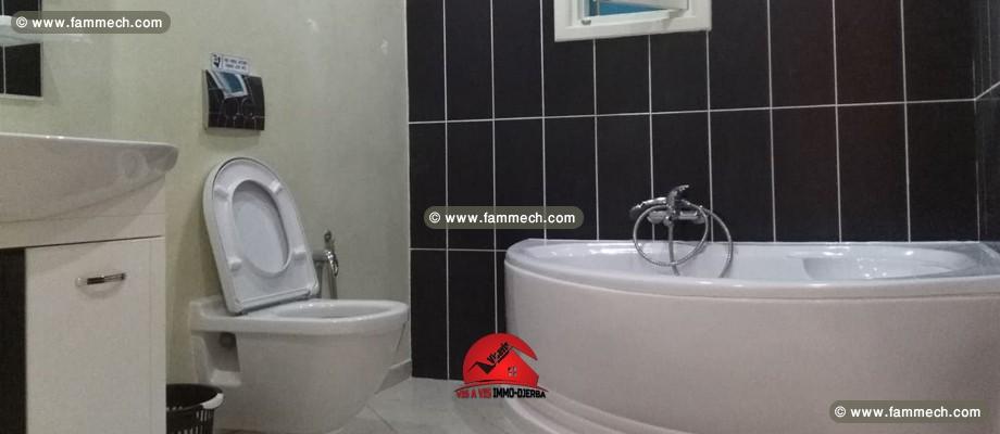 BELLE VILLA AVEC PISCINE À VENDRE - RÉF V515
