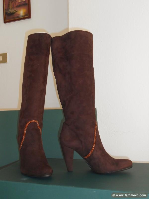BOTTES 